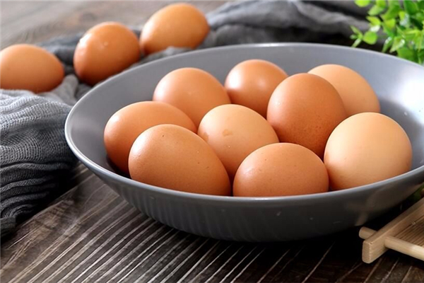 雞蛋紅皮好還是白皮好 雞蛋紅皮和白皮區(qū)別 雞蛋紅皮好還是白皮好 雞蛋紅皮和白皮區(qū)別