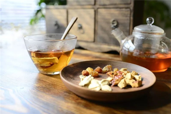 姜棗茶要不要去姜皮 姜棗茶要去棗核嗎 姜棗茶要不要去姜皮 姜棗茶要去棗核嗎