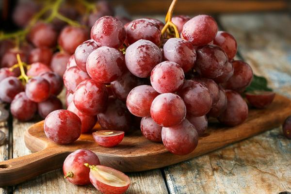 吃紅提對(duì)身體有什么好處 吃提子的好處是什么 吃紅提對(duì)身體有什么好處 吃提子的好處是什么