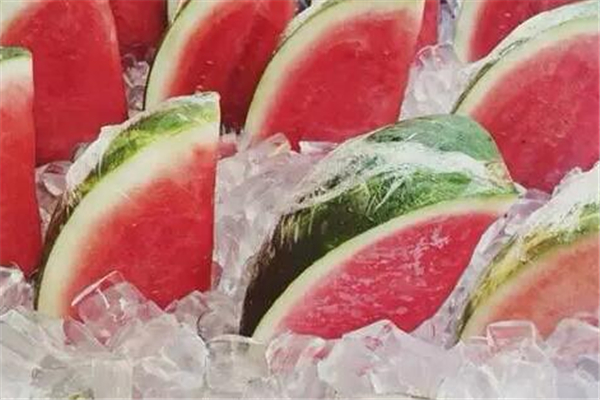 冰西瓜對身體的危害 冰西瓜會拉肚子嗎 冰西瓜對身體的危害 冰西瓜會拉肚子嗎