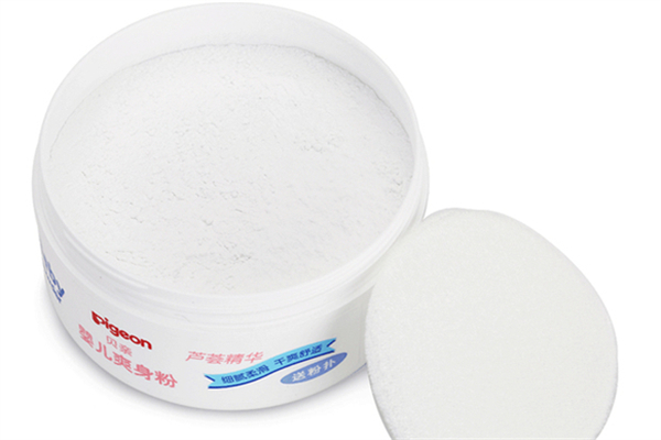 痱子粉過(guò)期了還能用嗎 痱子粉過(guò)期有什么危害 痱子粉過(guò)期了還能用嗎 痱子粉過(guò)期有什么危害