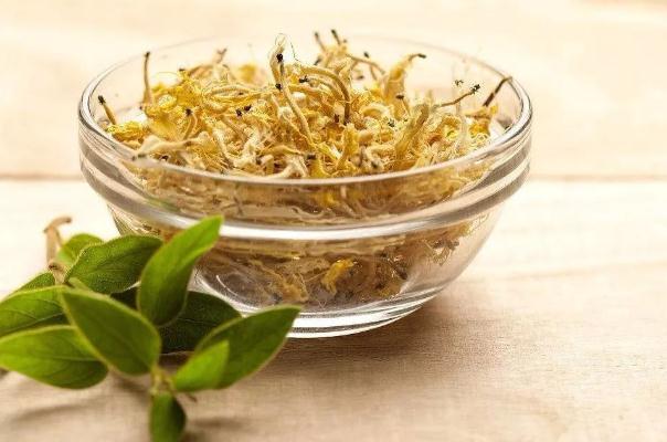 金銀花對咽喉炎有效果嗎 金銀花可以直接泡水喝嗎 金銀花對咽喉炎有效果嗎 金銀花可以直接泡水喝嗎