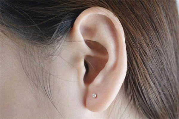 打耳洞要多長(zhǎng)時(shí)間才能摘耳釘 打耳洞后怎么護(hù)理 打耳洞要多長(zhǎng)時(shí)間才能摘耳釘 打耳洞后怎么護(hù)理