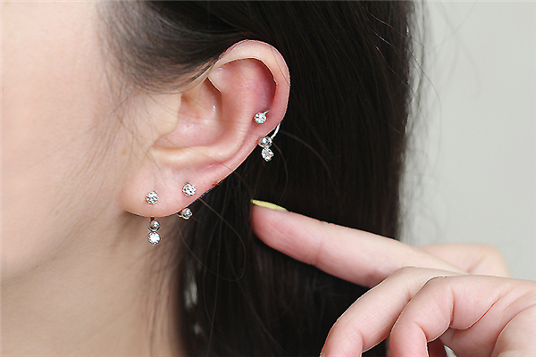 夏天打耳洞好不好 夏天打耳洞要注意什么 夏天打耳洞好不好 夏天打耳洞要注意什么