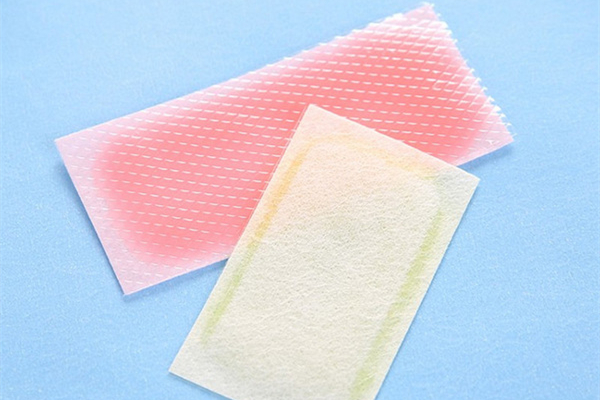 冰涼貼貼在哪里最涼快 冰涼貼貼多久拿下來(lái) 冰涼貼貼在哪里最涼快 冰涼貼貼多久拿下來(lái)