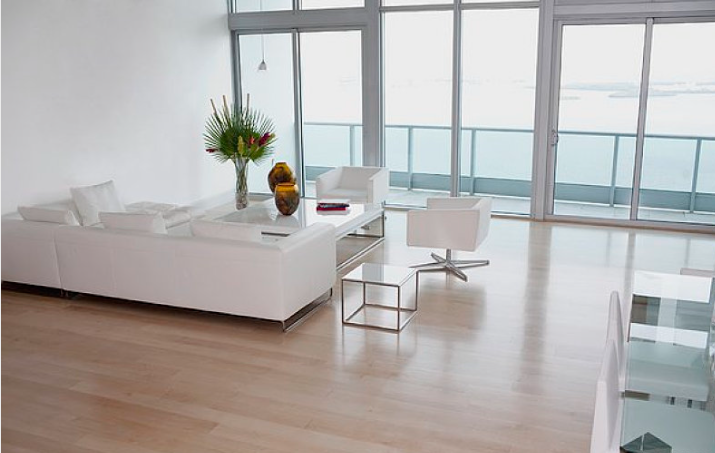 用花露水拖地有什么好處 用花露水拖地能驅(qū)蚊嗎 用花露水拖地有什么好處 用花露水拖地能驅(qū)蚊嗎