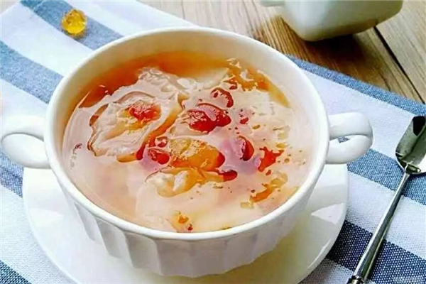 銀耳湯升糖指數(shù)高嗎 銀耳湯血糖高的人能喝嗎 銀耳湯升糖指數(shù)高嗎 銀耳湯血糖高的人能喝嗎