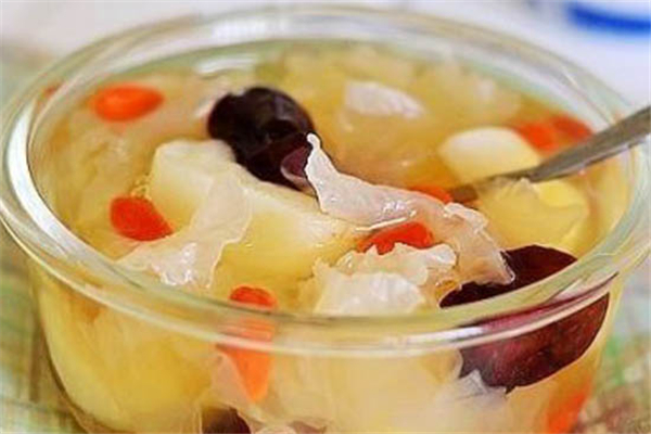 銀耳湯空腹喝可以嗎 銀耳湯什么時候喝效果最好 銀耳湯空腹喝可以嗎 銀耳湯什么時候喝效果最好