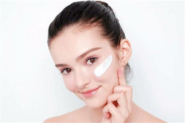 皮膚干燥起皮像魚鱗怎么辦 皮膚干燥起皮像魚鱗什么原因 皮膚干燥起皮像魚鱗怎么辦 皮膚干燥起皮像魚鱗什么原因