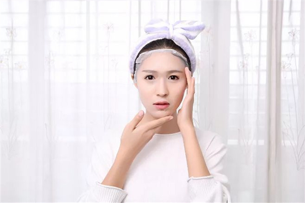 皮膚干燥怎么補(bǔ)水最快 皮膚干燥用什么牌子護(hù)膚品比較好 皮膚干燥怎么補(bǔ)水最快 皮膚干燥用什么牌子護(hù)膚品比較好