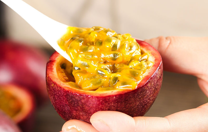 百香果吃籽還是吃皮 百香果是酸的還是甜的 百香果吃籽還是吃皮 百香果是酸的還是甜的