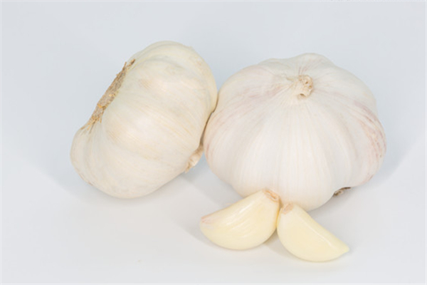 大蒜一天吃多少最好 大蒜吃多了對(duì)身體有影響嗎 大蒜一天吃多少最好 大蒜吃多了對(duì)身體有影響嗎