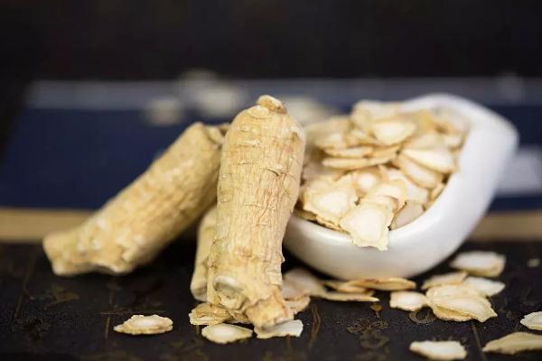 西洋參可以泡酒嗎 西洋參泡酒的功效 西洋參可以泡酒嗎 西洋參泡酒的功效