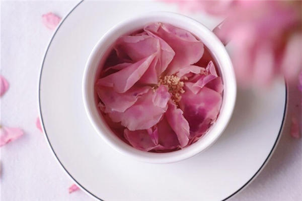 玫瑰花茶可以隔夜喝嗎 玫瑰花茶泡多長時(shí)間就不能喝了 玫瑰花茶可以隔夜喝嗎 玫瑰花茶泡多長時(shí)間就不能喝了