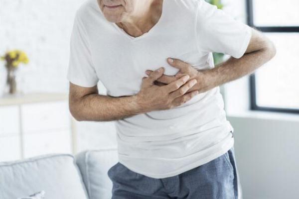 心臟病會(huì)引起背部疼痛嗎 心臟病會(huì)引起頭暈嗎 心臟病會(huì)引起背部疼痛嗎 心臟病會(huì)引起頭暈嗎