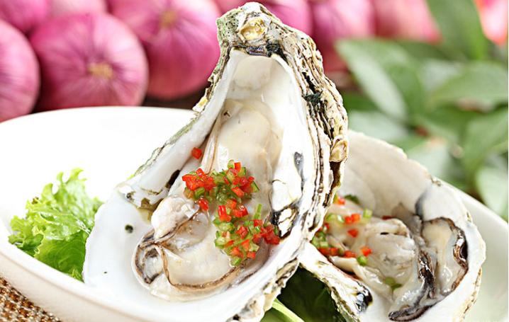 生蠔怎么辨別死活 生蠔先蒸還是先打開 生蠔怎么辨別死活 生蠔先蒸還是先打開