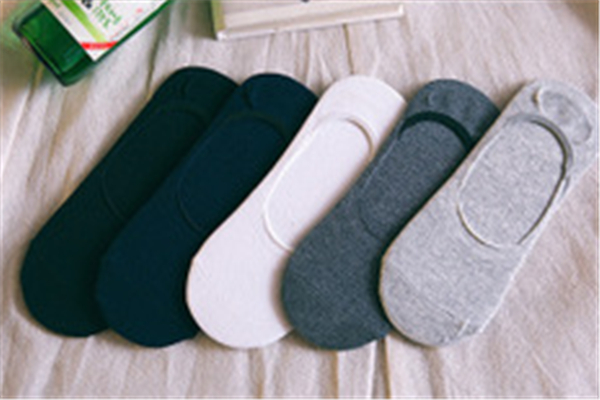 船襪老是往下掉怎么回事 船襪怎么樣才能不掉后跟 船襪老是往下掉怎么回事 船襪怎么樣才能不掉后跟