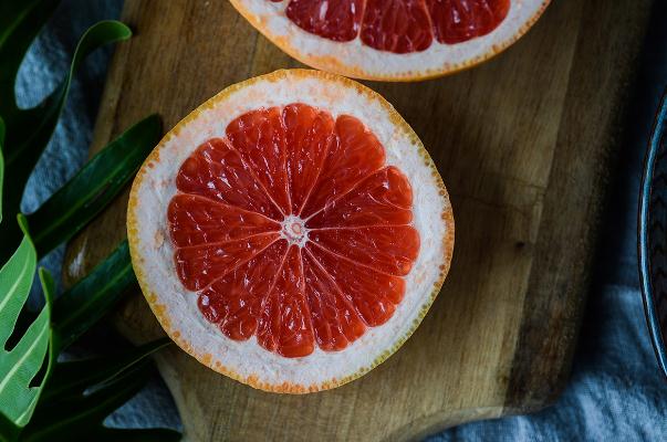 西柚是熱性還是涼性 西柚是什么季節(jié)吃的