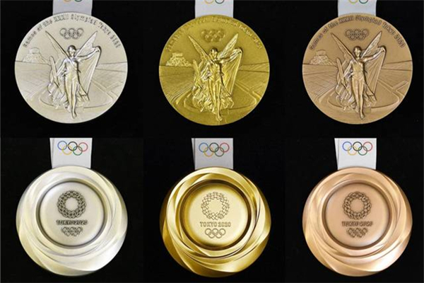 奧運(yùn)冠軍都喜歡咬金牌 奧運(yùn)冠軍為啥都愛咬金牌