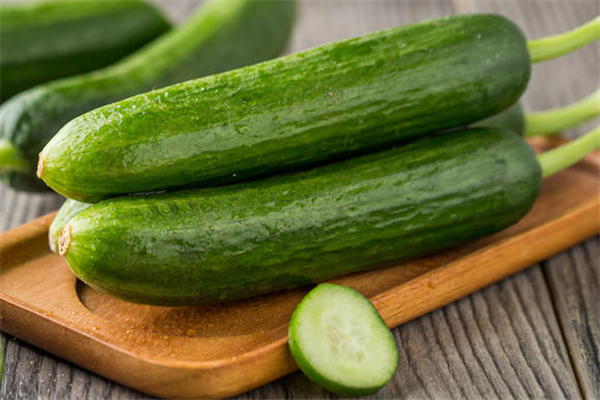 水果黃瓜和普通黃瓜哪個營養(yǎng)價值高 水果黃瓜屬于轉基因食品嗎 水果黃瓜和普通黃瓜哪個營養(yǎng)價值高 水果黃瓜屬于轉基因食品嗎