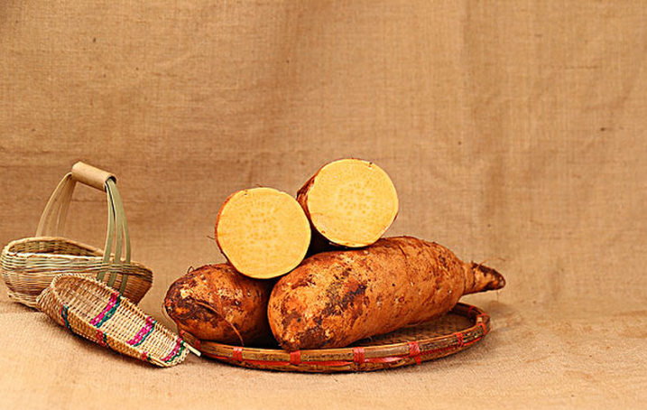 烤紅薯去皮好還是不去皮好 烤紅薯烤箱多長時間 烤紅薯去皮好還是不去皮好 烤紅薯烤箱多長時間