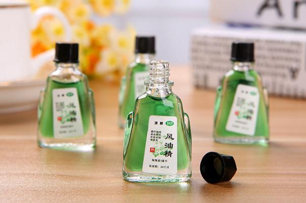 風(fēng)油精對(duì)嬰兒有影響嗎 風(fēng)油精嬰兒可以用嗎 風(fēng)油精對(duì)嬰兒有影響嗎 風(fēng)油精嬰兒可以用嗎