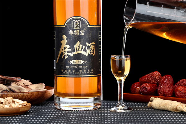 鹿血酒喝了有什么反應(yīng) 鹿血酒喝多少為宜 鹿血酒喝了有什么反應(yīng) 鹿血酒喝多少為宜