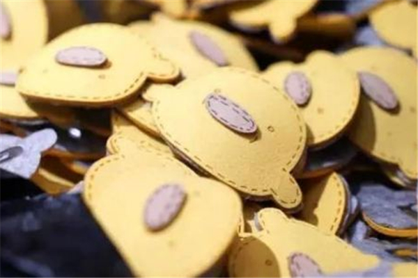 楊倩小黃鴨發(fā)卡半天賣上萬(wàn)件 小黃鴨發(fā)卡怎么鉤 楊倩小黃鴨發(fā)卡半天賣上萬(wàn)件 小黃鴨發(fā)卡怎么鉤