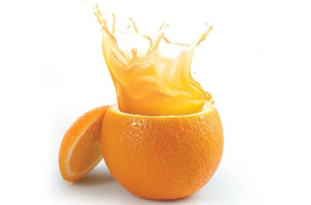 橙汁可以和牛奶一起嗎 橙汁可以加蜂蜜一起喝嗎 橙汁可以和牛奶一起嗎 橙汁可以加蜂蜜一起喝嗎