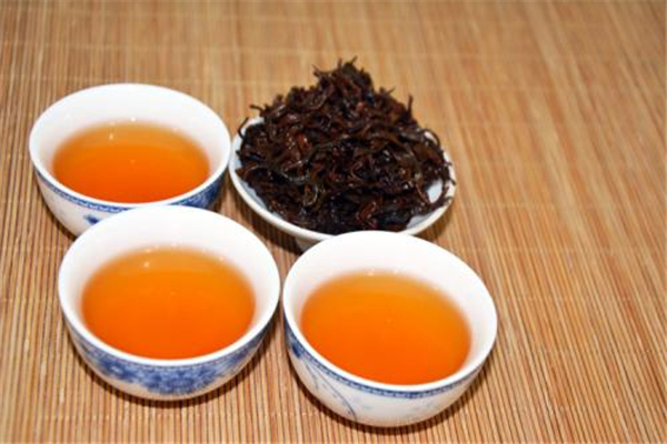 正山小種無(wú)煙味和煙熏味哪種好 正山小種哪種顏色是最好的 正山小種無(wú)煙味和煙熏味哪種好 正山小種哪種顏色是最好的