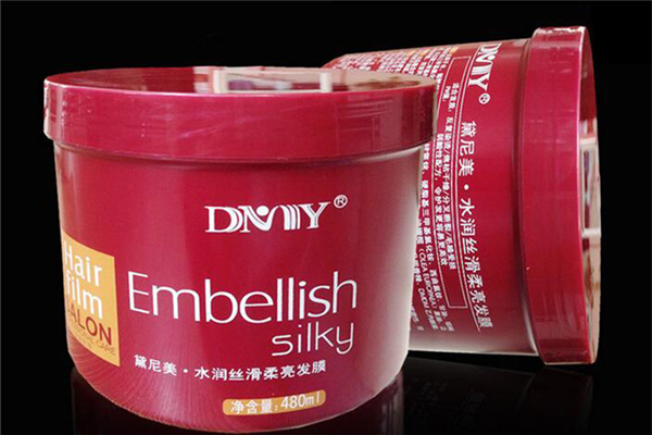 發(fā)膜要涂在頭皮上嗎 發(fā)膜涂在頭皮上會怎樣 發(fā)膜要涂在頭皮上嗎 發(fā)膜涂在頭皮上會怎樣