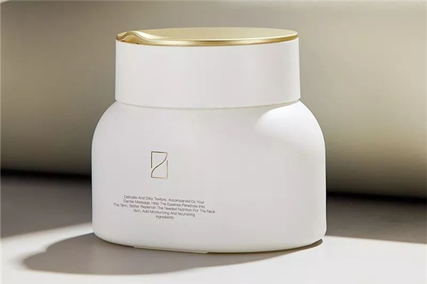 頸霜可以用面霜代替嗎 頸霜可以用在臉上嗎 頸霜可以用面霜代替嗎 頸霜可以用在臉上嗎