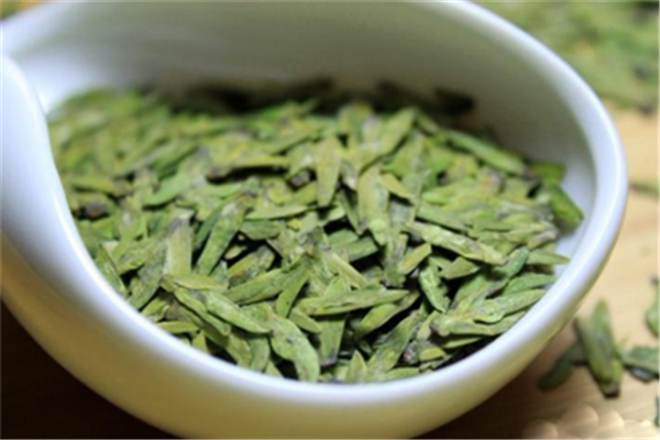 西湖龍井用多少度的水來泡 西湖龍井的口感和特點 西湖龍井用多少度的水來泡 西湖龍井的口感和特點