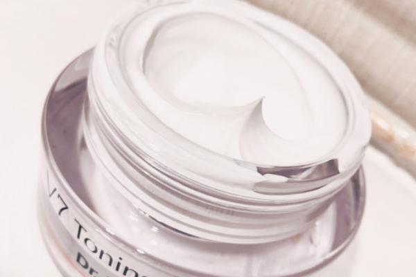 素顏霜會過期嗎 素顏霜過期了還能用嗎 素顏霜會過期嗎 素顏霜過期了還能用嗎