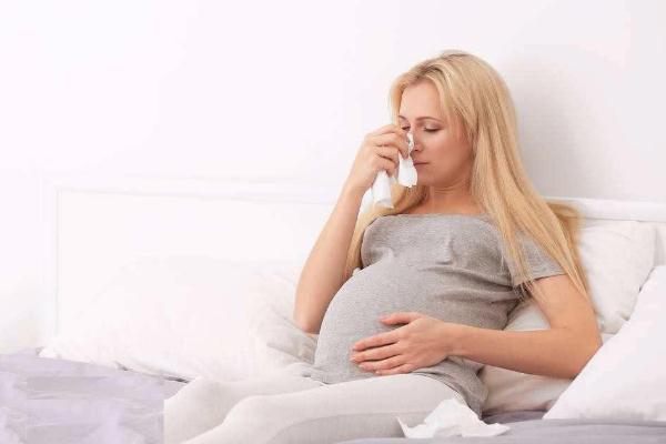 孕晚期小腹隱隱作痛 孕晚期內(nèi)褲老是濕發(fā)黃是怎么回事 孕晚期小腹隱隱作痛 孕晚期內(nèi)褲老是濕發(fā)黃是怎么回事