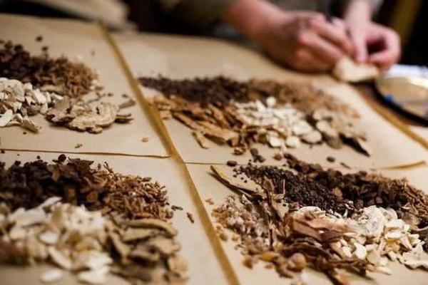 中醫(yī)治療脫發(fā)有效果嗎 中醫(yī)怎么治療脫發(fā)生發(fā) 中醫(yī)治療脫發(fā)有效果嗎 中醫(yī)怎么治療脫發(fā)生發(fā)