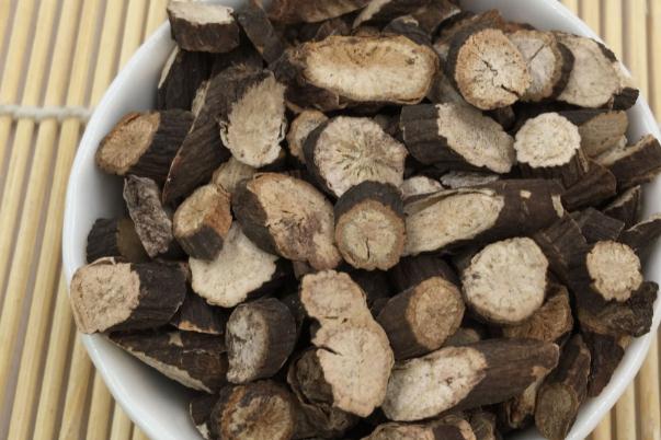 赤芍是芍藥嗎 白芍和赤芍的區(qū)別 赤芍是芍藥嗎 白芍和赤芍的區(qū)別