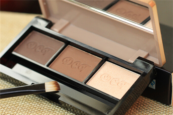 眉粉是什么顏色 如何選擇眉粉的顏色 眉粉是什么顏色 如何選擇眉粉的顏色