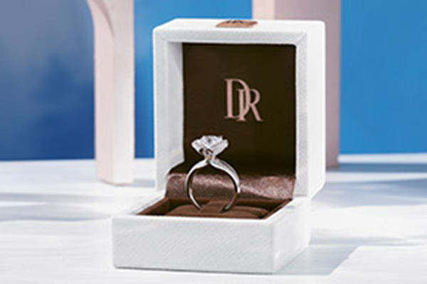 dr鉆戒的購(gòu)買(mǎi)條件 dr鉆戒需要雙方身份證嗎 dr鉆戒的購(gòu)買(mǎi)條件 dr鉆戒需要雙方身份證嗎