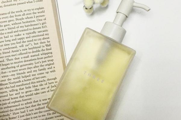 用卸妝油還需要用洗面奶嗎 用卸妝油會(huì)導(dǎo)致長痘嗎 用卸妝油還需要用洗面奶嗎 用卸妝油會(huì)導(dǎo)致長痘嗎