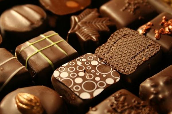 巧克力會不會發(fā)胖 不吃飯吃巧克力會胖嗎 巧克力會不會發(fā)胖 不吃飯吃巧克力會胖嗎