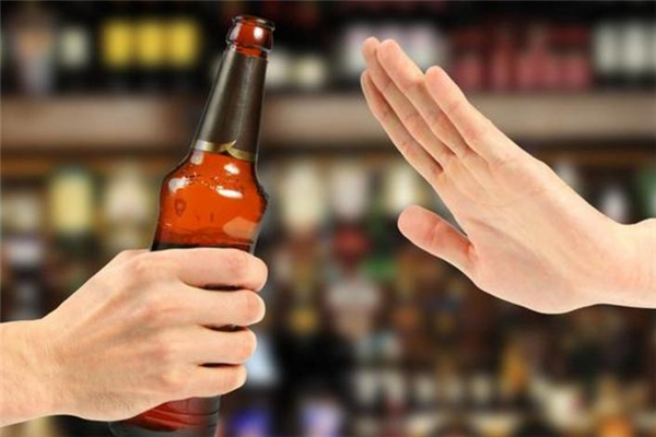 酒精肝有哪些癥狀 酒精肝有什么危害 酒精肝有哪些癥狀 酒精肝有什么危害