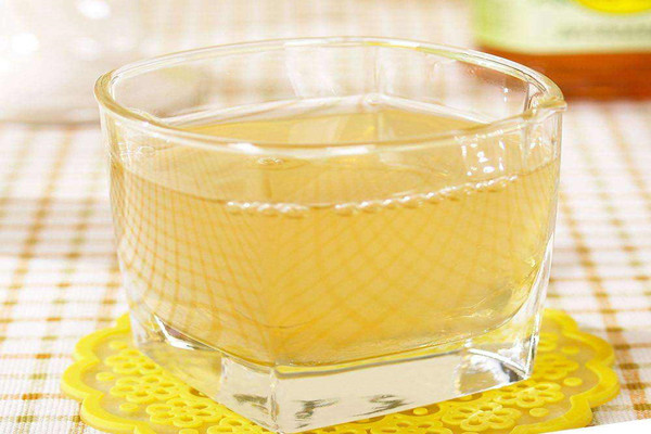 蜂蜜水什么時(shí)候喝效果最佳 蜂蜜水的正確沖泡方法 蜂蜜水什么時(shí)候喝效果最佳 蜂蜜水的正確沖泡方法