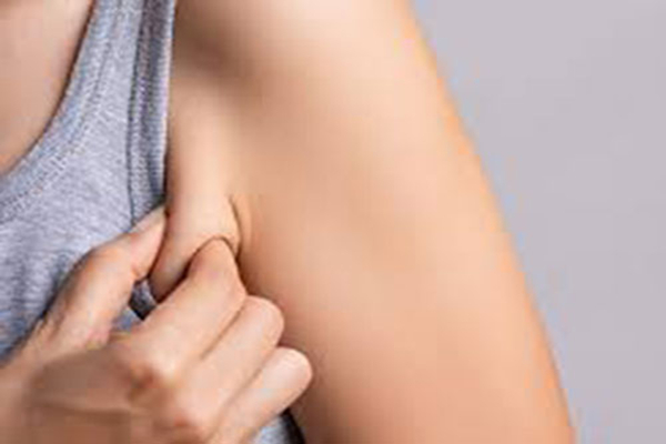 副乳跟穿胸罩有關(guān)嗎 副乳怎么穿內(nèi)衣 副乳跟穿胸罩有關(guān)嗎 副乳怎么穿內(nèi)衣