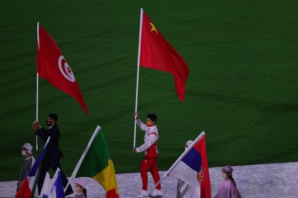 中國代表團(tuán)旗手蘇炳添亮相 短跑的好處有哪些 中國代表團(tuán)旗手蘇炳添亮相 短跑的好處有哪些