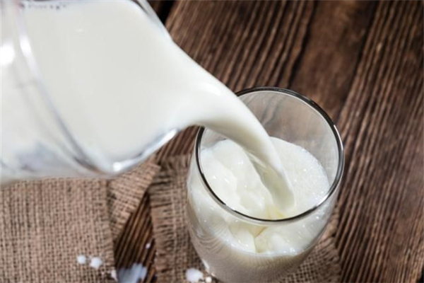 羊奶和牛奶哪營養(yǎng)價(jià)值高 羊奶和牛奶的區(qū)別 羊奶和牛奶哪營養(yǎng)價(jià)值高 羊奶和牛奶的區(qū)別