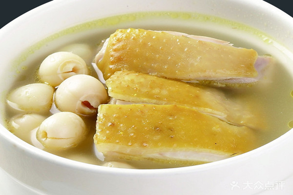 蓮子可以燉雞湯嗎 蓮子燉雞湯的功效 蓮子可以燉雞湯嗎 蓮子燉雞湯的功效