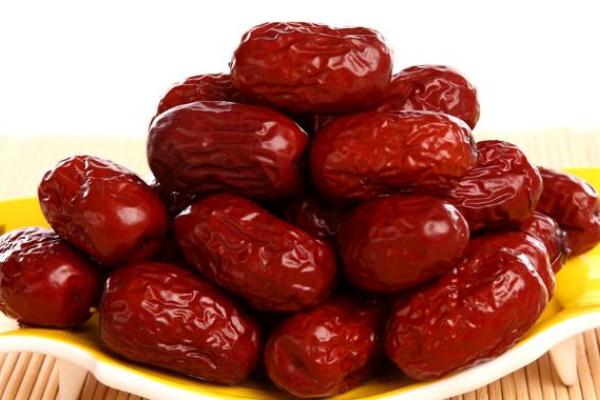 紅棗是補血還是活血 紅棗是冬棗曬干的嗎 紅棗是補血還是活血 紅棗是冬棗曬干的嗎