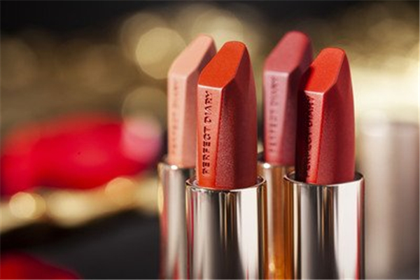 完美日記適合素顏的口紅 完美日記賣(mài)的最火的兩個(gè)色號(hào) 完美日記適合素顏的口紅 完美日記賣(mài)的最火的兩個(gè)色號(hào)