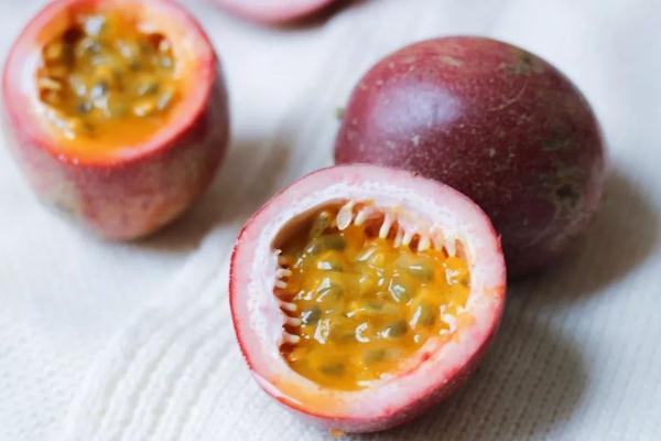 百香果有去火的功效嗎 百香果有美白的功效嗎 百香果有去火的功效嗎 百香果有美白的功效嗎